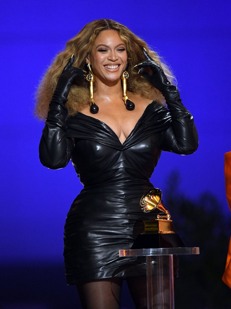 Beyonce black dress Grammys