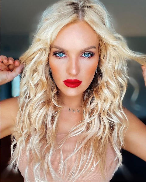 Instagram model, jseesteals red lipstick