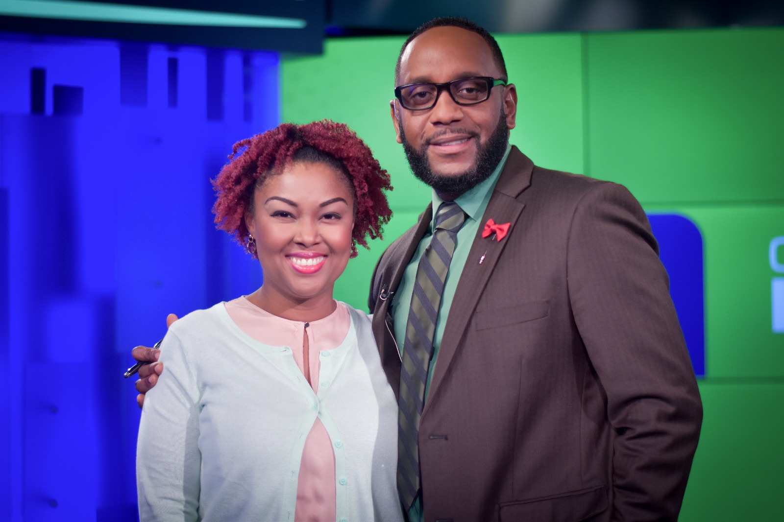 This Bahamian Gyal blogger, Rogan poses on set with her former journalism colleague, Jerome Sawyer.
