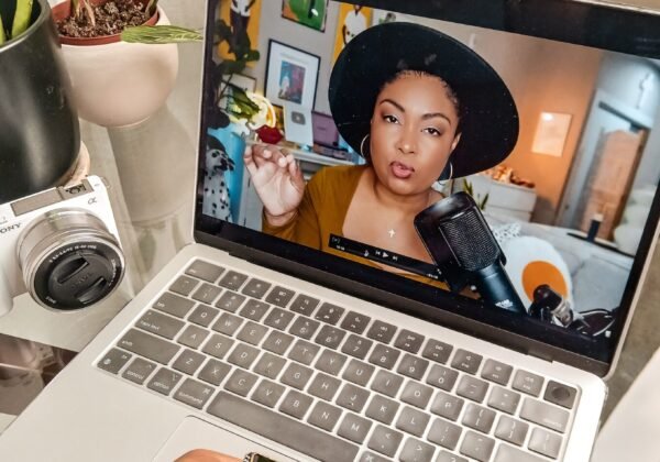 This Bahamian Gyal blogger edits a YouTube video, showing that she has to press on even when she has low YouTube views